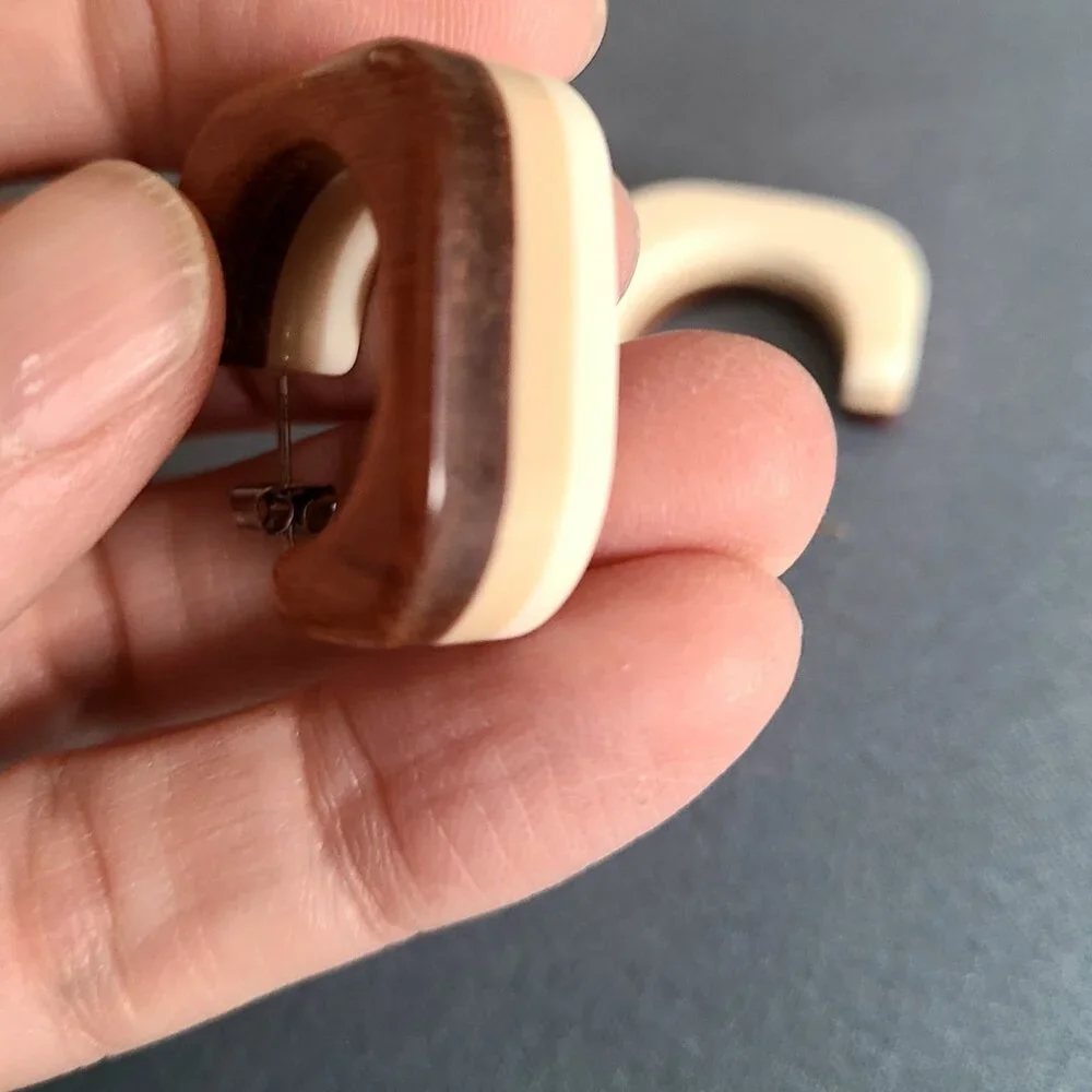 3 colors plastic loop earrings. Brown taupe and beige earrings. - Picture 4 of 7